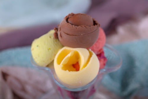 https://www.homemade-dessert-recipes.com/images/colorful-ice-cream-balls.jpg