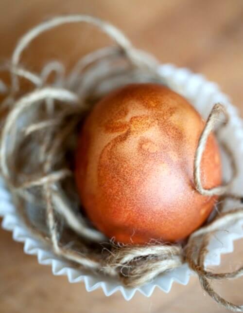 How To Decorate Easter Eggs the Old Fashioned Way