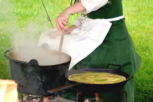 Renaissance Leach Making