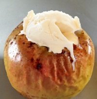 German Bratapfel Dessert