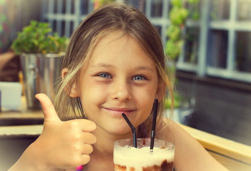 Get old fashioned milkshake recipes without ice cream to make refreshing soda fountain shakes. An original how-to guide with instructions for making regular shakes and malts.