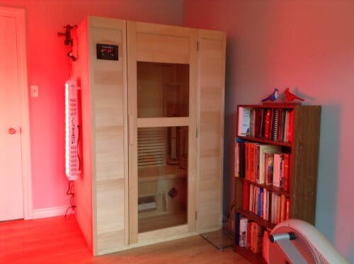 Home Office With a SaunaRay Sauna and PlatinumLED Therapy Light