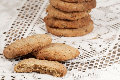 Get Grandma's old fashioned oatmeal cookies recipes. Make a variety of totally delicious homemade oatmeal cookies that you can proudly serve on any occasion.