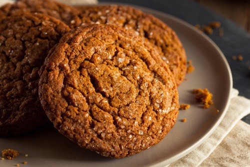 Get Grandma's old fashioned ginger cookie recipes. Make snappy gingersnaps and delicious homemade cookies with the zesty refreshingly natural flavor of ginger.