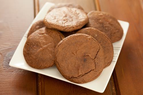 Get Grandma's old fashioned chocolate chipless cookie recipes and bake delicious homemade cookies chock full of rich chocolatey flavor and goodness.