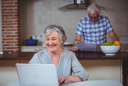 Reading Tips for the Kitchen and Cooking on a Laptop