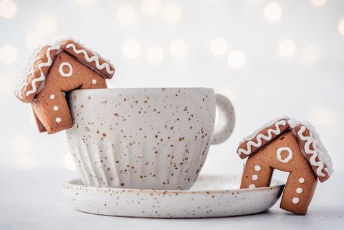 Mini Gingerbread House on a Coffee Cup