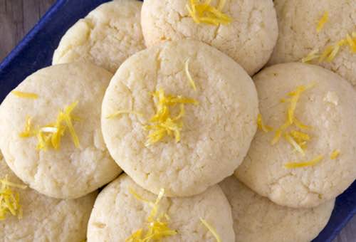 Get Mom's old fashioned lemon cookies recipes and make delicious homemade cookies that will delight your family. Enjoy the zesty, all-natural lemony taste.