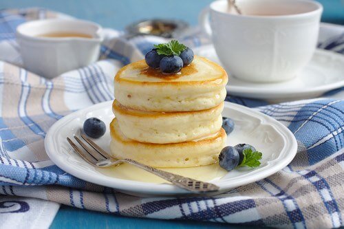 Get Queen Elizabeth's Scottish drop scones recipe and have fun making traditional Scottish pancakes for your breakfast or luncheon today. Easy and delicious. 