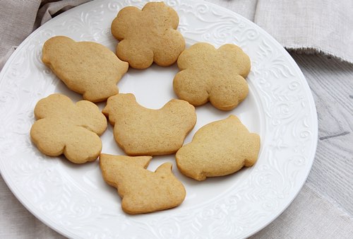 Get Grandma's old fashioned shortbread cookie recipes. Once you taste the buttery richness of these delicious shortbread cookies, you will want to make more!